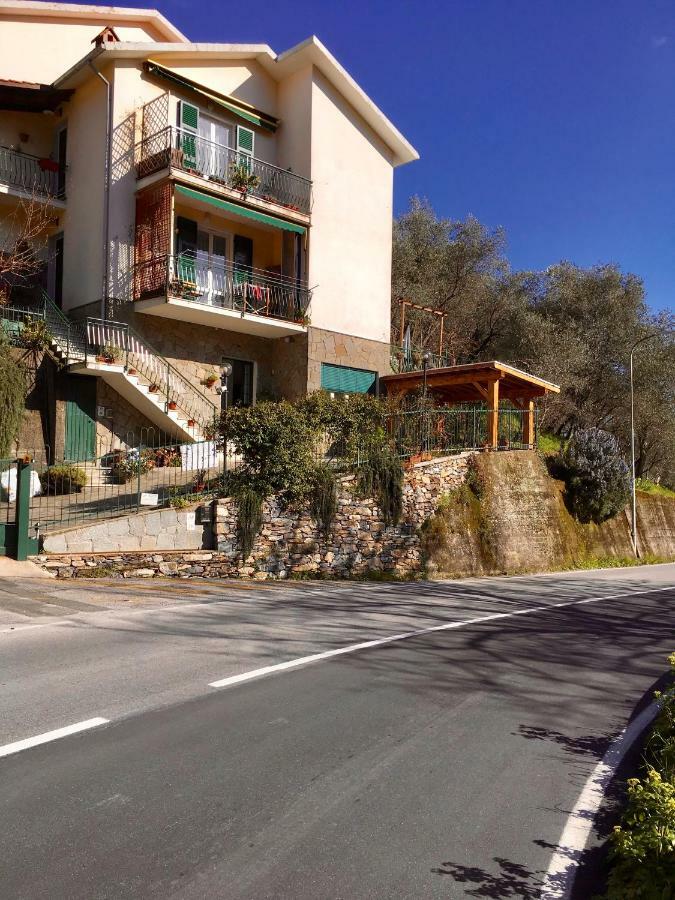 Il Nido Della Rondine Bed & Breakfast Leivi Exterior photo