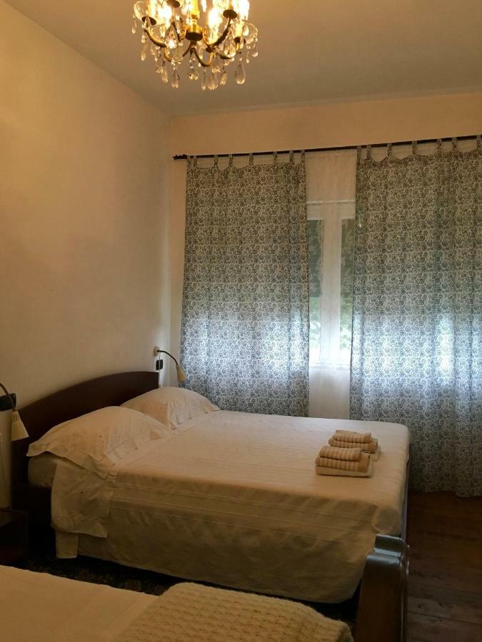 Il Nido Della Rondine Bed & Breakfast Leivi Exterior photo